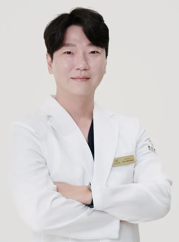 Dr. Jonghwan Choi, bác sĩ phẫu thuật tạo hình