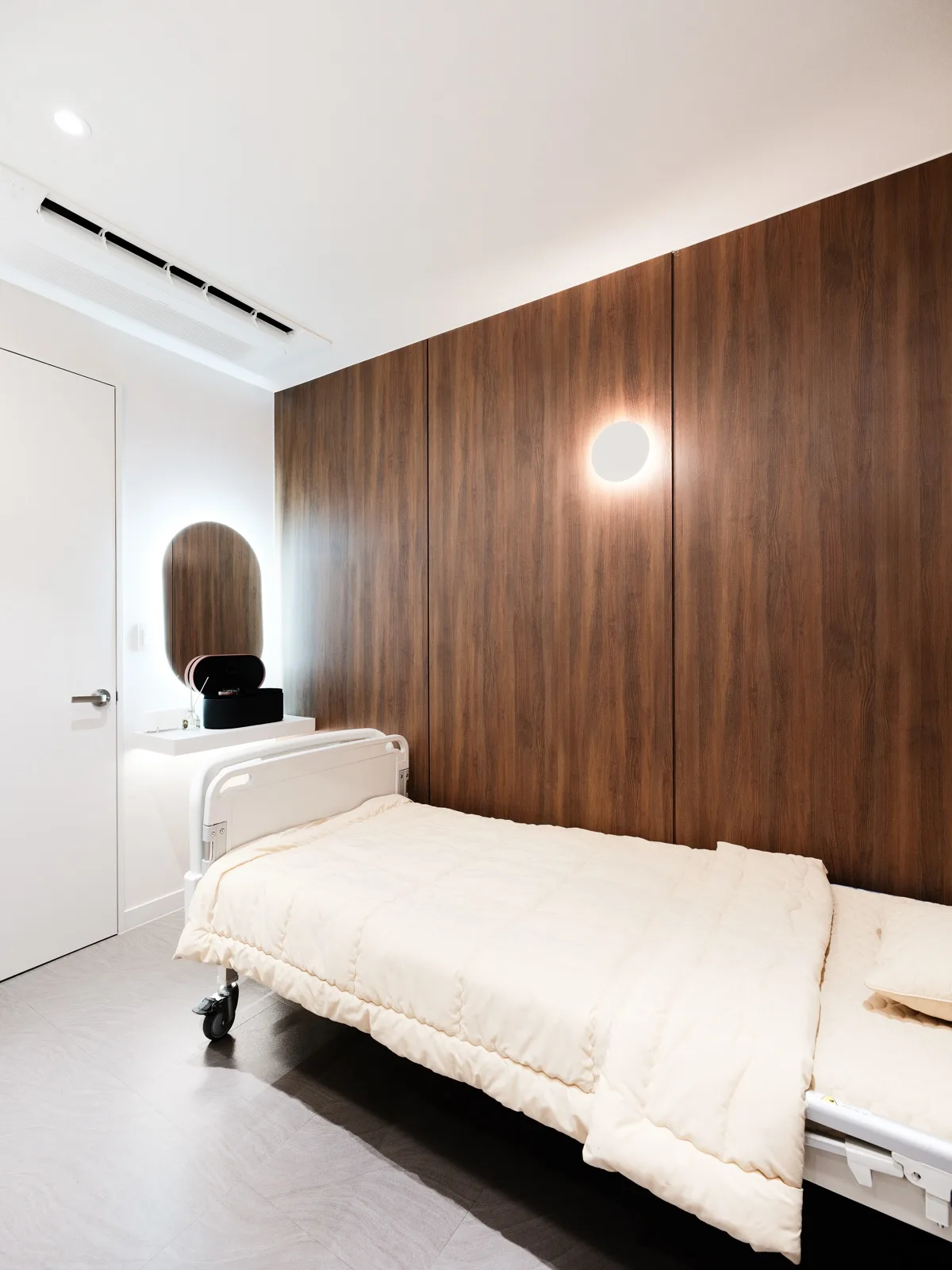 Sala privada de descanso en Rewind Plastic Surgery